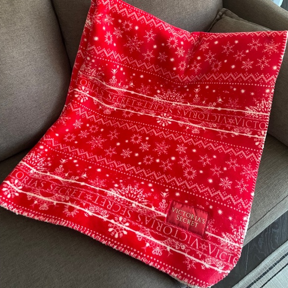 Victorias Secret Soft Blanket - Picture 1 of 1